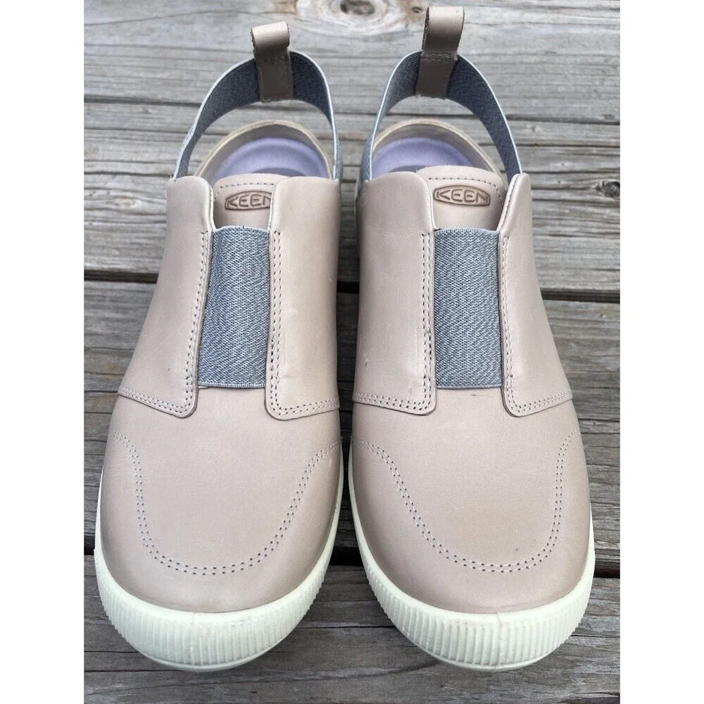 Keen lorelai women